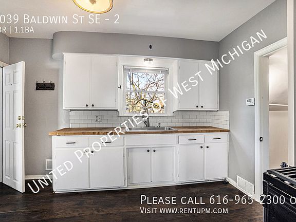 2nd image of 1039 Baldwin St SE #2