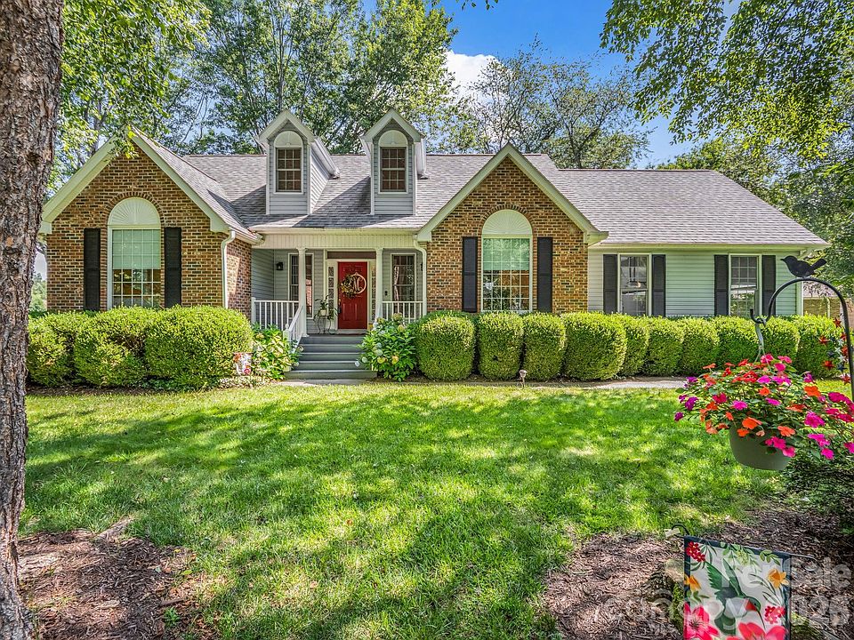 1st image of 9 Kingfisher Ln