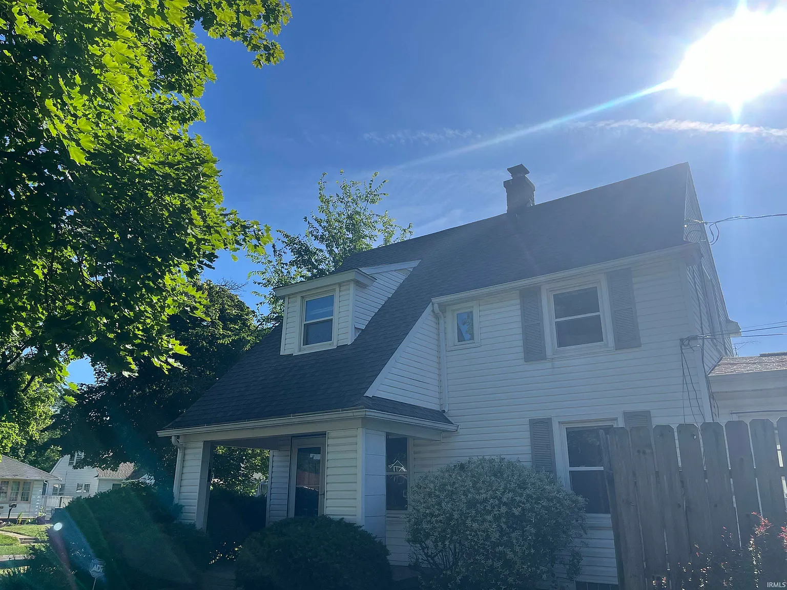 602 E Victoria St photo 1