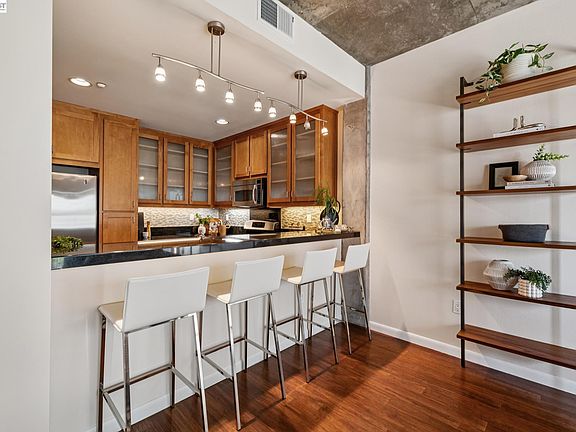 5th image of 428 Alice St APT 533