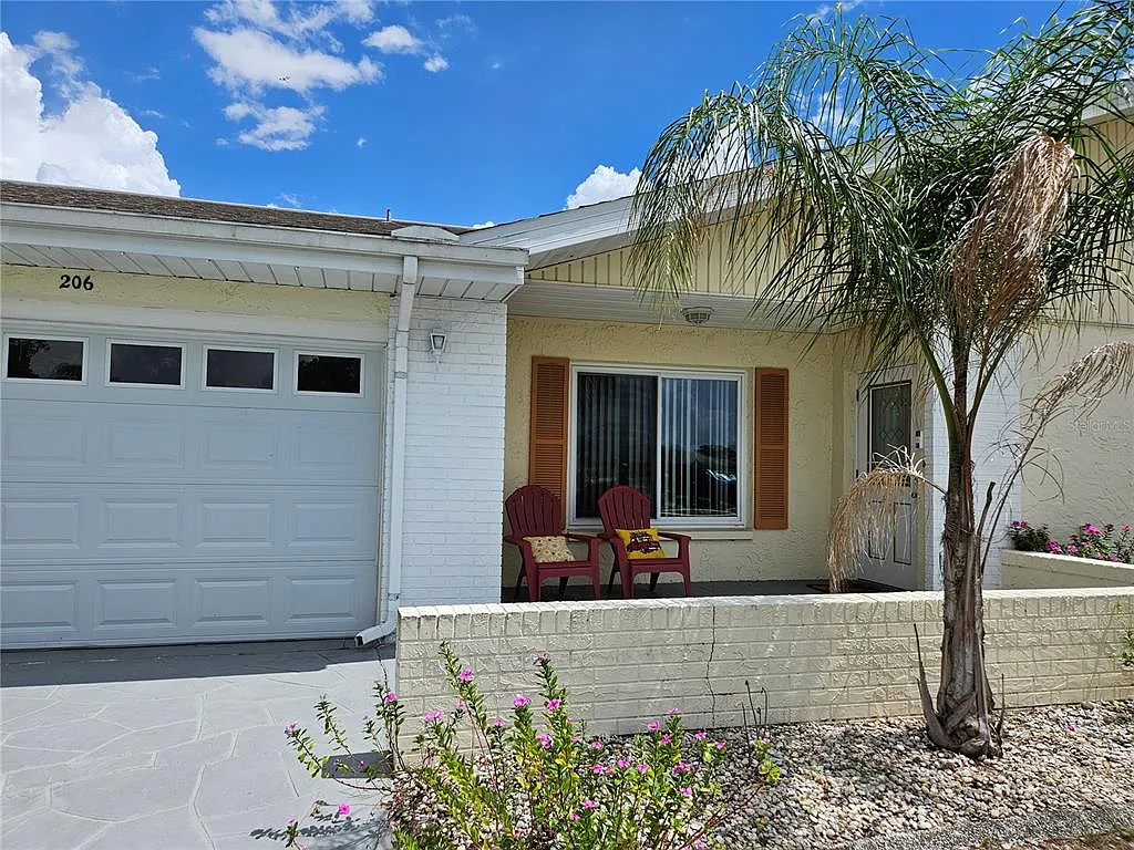 2 bed, 2.0 bath, 1516 sqft, $2,300 — Photo 2