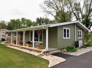 105 Kirkwood Dr, Oshkosh, WI 54904