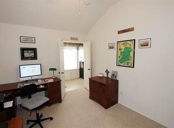 4th image of 457 Shadow Grass Ave