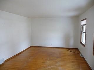 2nd image of 401 Marion Ave