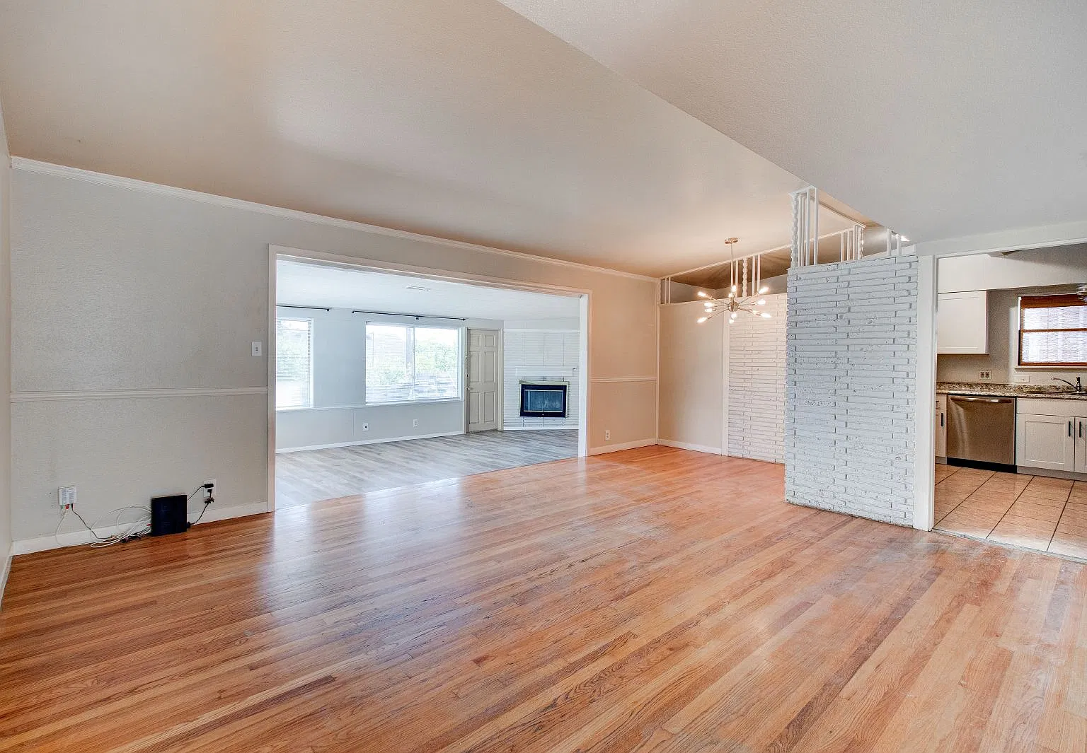 3 bed, 2.0 bath, 1492 sqft, $1,850 — Photo 3