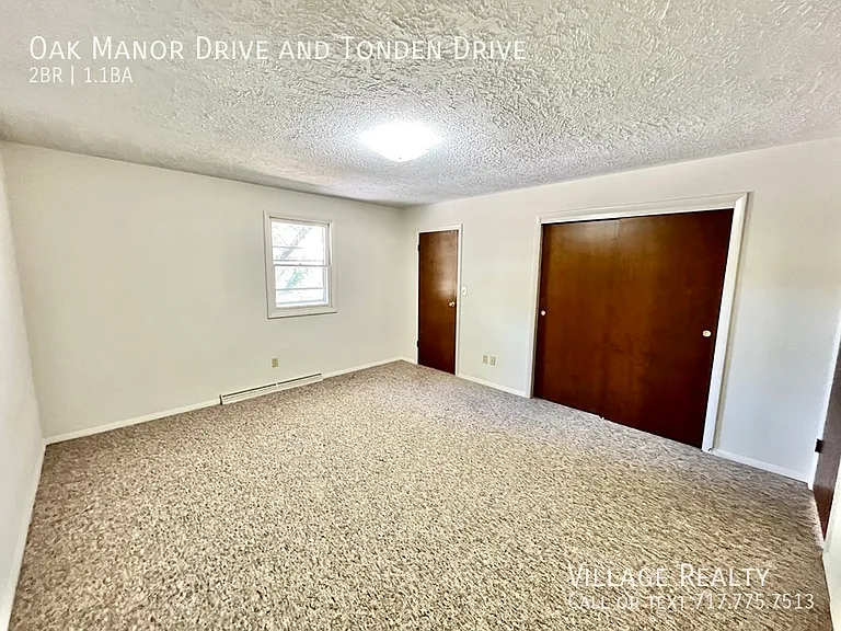 Oak Manor Dr — Photo 9