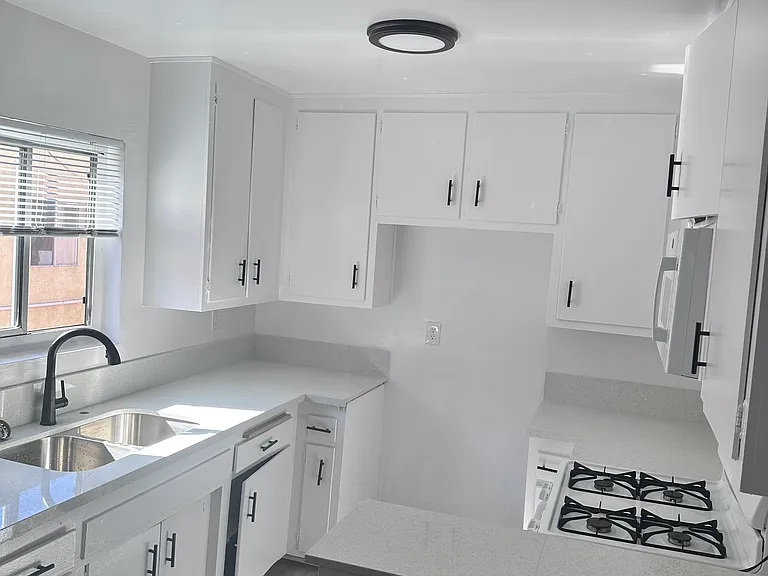 7631 Laurel Canyon Blvd #21 — Photo 5