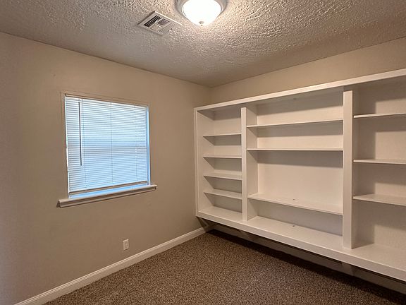 5th image of 402 Margaret Dr