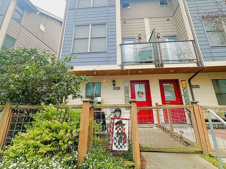 3817 S Angeline St — Photo 1
