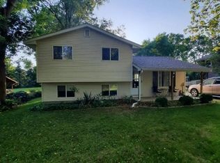 1150 Casa Loma Dr, White Lake, MI 48386
