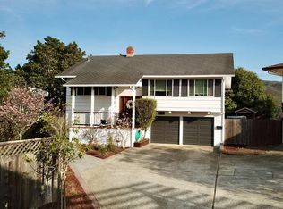 1262 Park Pacifica Ave, Pacifica, CA 94044