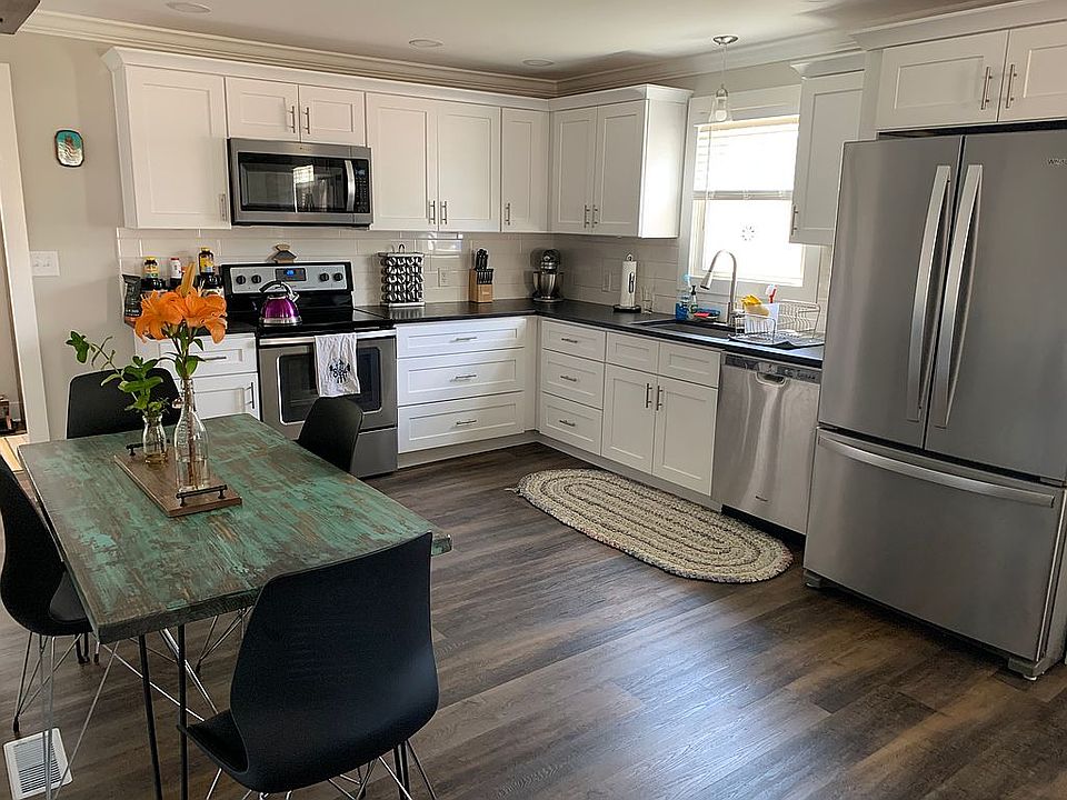 2nd image of 10 Ridge St