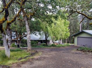 869 Cascade Gorge Rd, Prospect, OR 97536