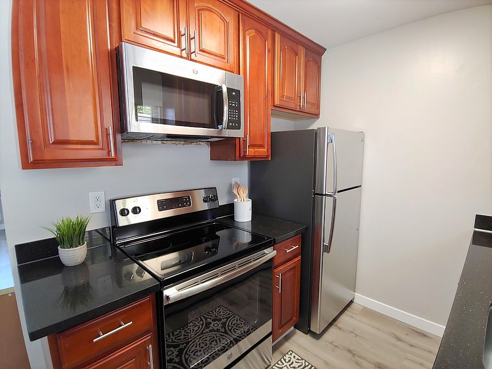 1st image of 15 Atherwood Ave APT 15