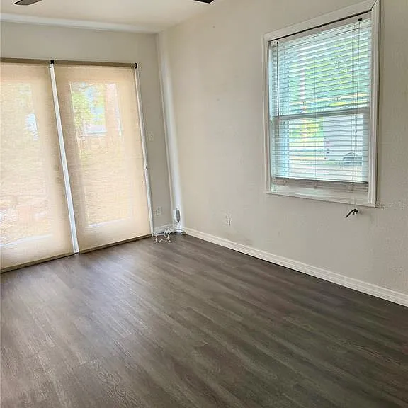 2419 Wells Ave — Photo 11