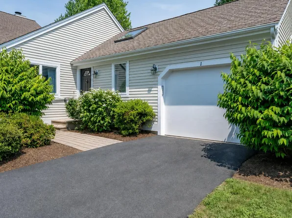 1 Woods Edge Lane, Mashpee, MA 02649