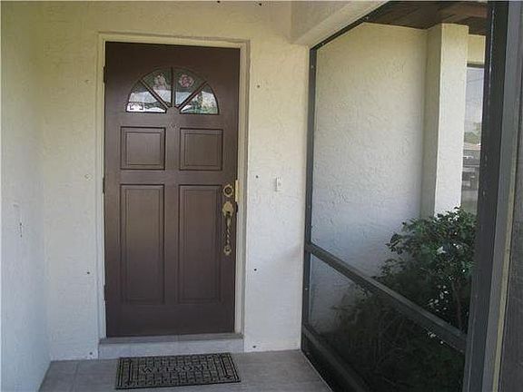 2nd image of 621 SE Degan Dr
