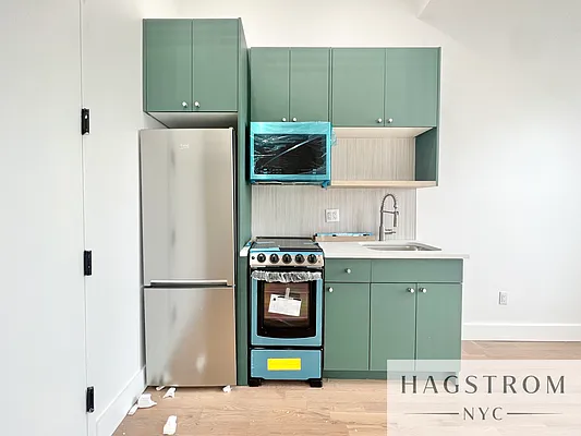 Rented by Hagstrom Management Inc | media 8