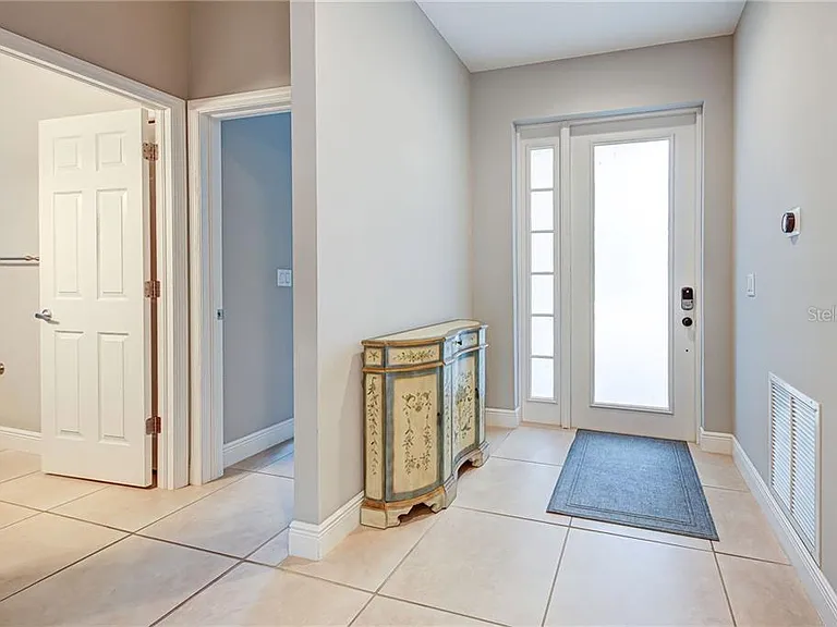 2330 Bradford St — Photo 12