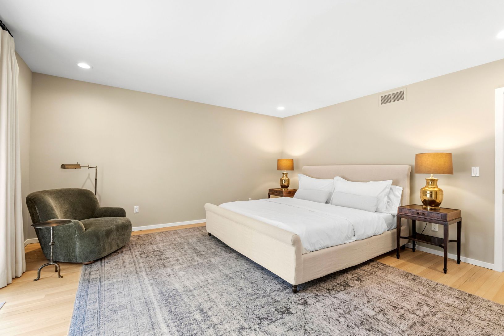 Guest Ensuite bed 