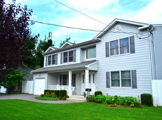 338 38th St, Lindenhurst, NY 11757