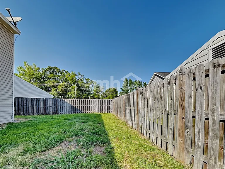 126 Roseberry Cir — Photo 26