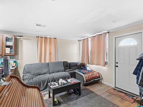 4th image of 5058 Georgia St
