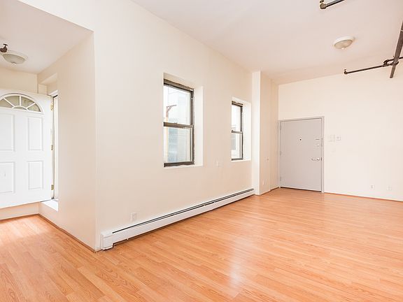 2nd image of 30-12 Astoria Blvd #5A