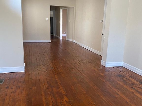 3rd image of 294 Richmond Ave