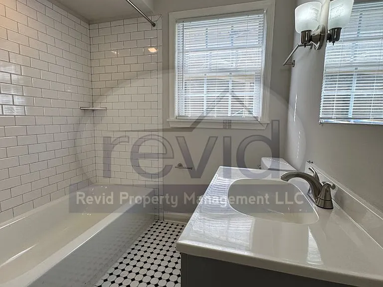 5467 Derron Ave — Photo 15