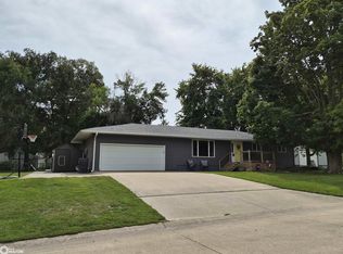 504 E Walnut St, New Sharon, IA 50207