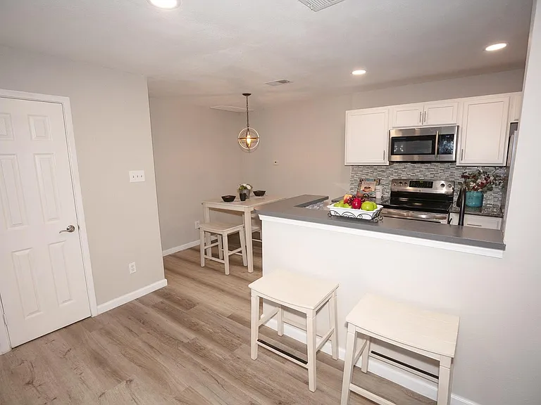 10912 Gulf Fwy #85 — Photo 8