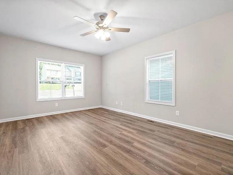 945 Cumberland Dr — Photo 8