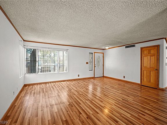 3rd image of 7100 Mountain Moss Dr
