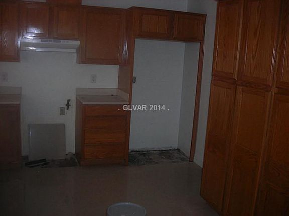 3rd image of 4017 Montebello Ave