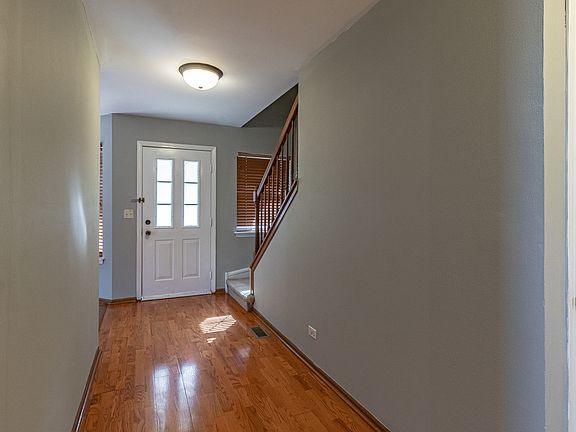 5th image of 641 Arrowwood Ct