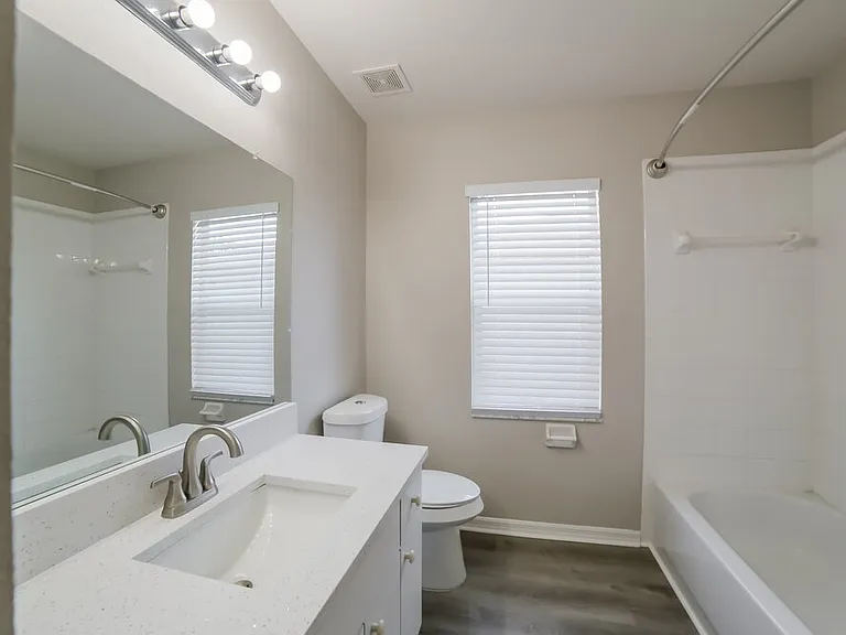 9613 Laurel Ledge Dr — Photo 16