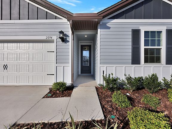 Be welcomed in by the gorgeous walk way