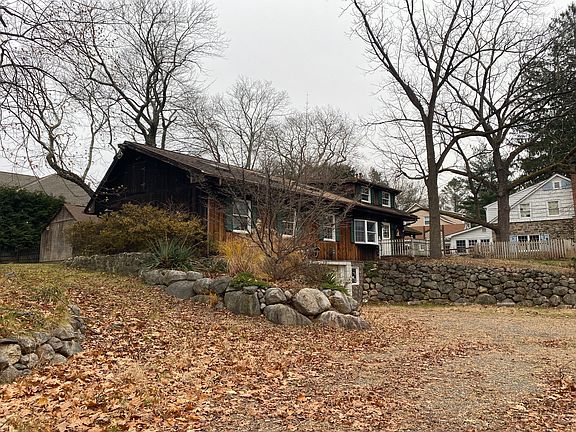 3rd image of 41 W Crescent Ave