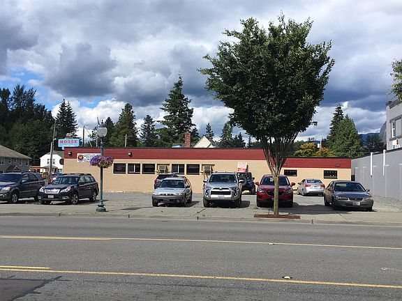 2nd image of 230 W North Bend Way