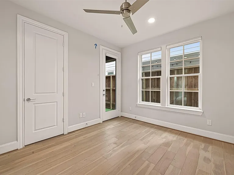 2218 Lou Ellen Ln #C — Photo 32