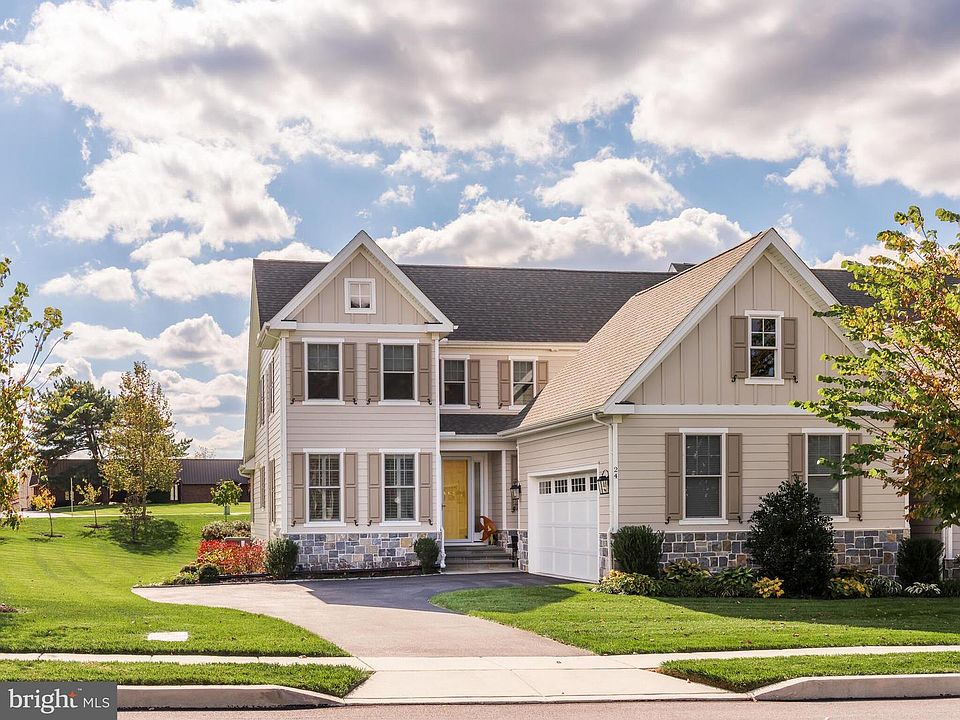 1st image of 24 Radnor Ln