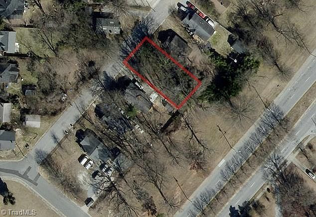 1st image of 1519 Highland Ave