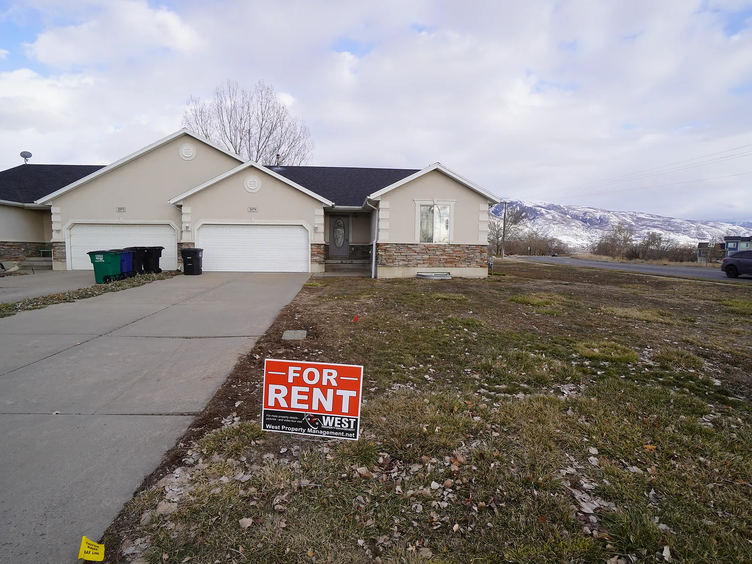 Great neighborhood in Kaysville at 2079 S 400 E — Photo 1