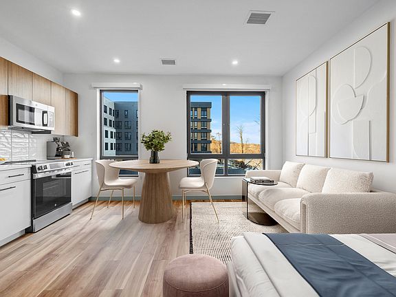 4th image of 39 Railroad Ave #138