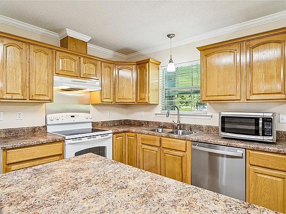 3rd image of 68041 Everard Rd