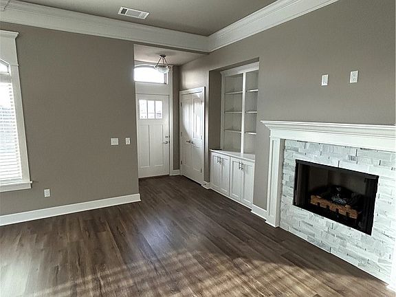 3rd image of 1100 Flat Rock St