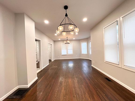 4th image of 223 Washington Ave #1