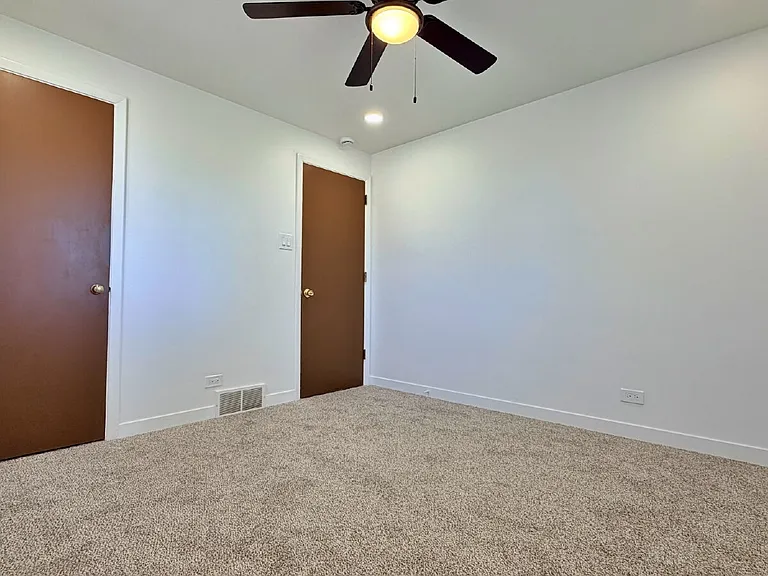 3045 N Niagara St — Photo 16