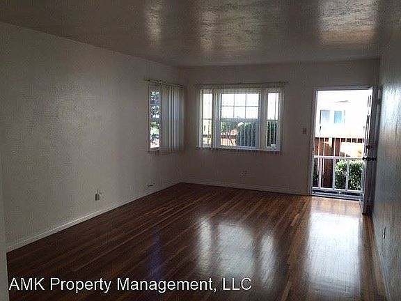 3rd image of 4717 Hamilton St